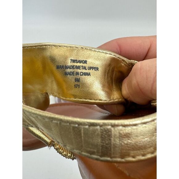 Tommy Hilfiger Women's Size 6M Metallic‎ Gold Leather Thong Sandals Golden/Brown - Picture 5 of 5
